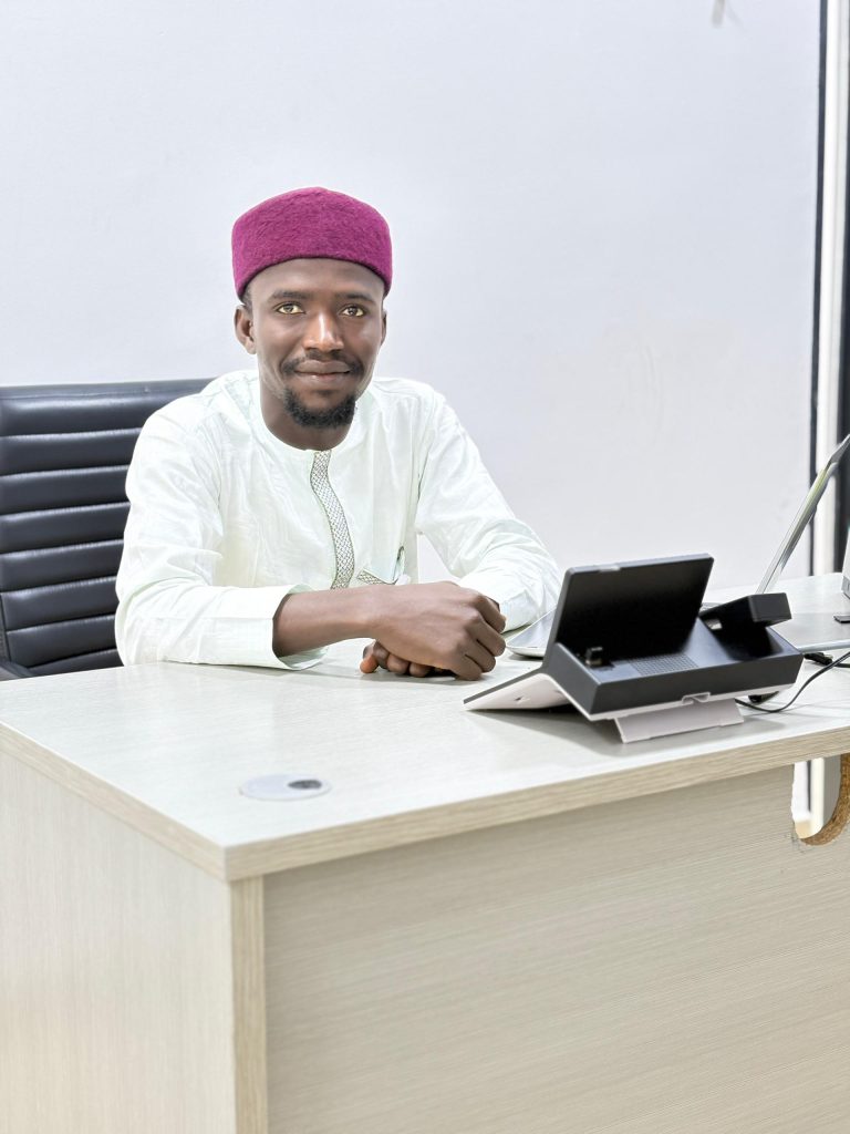 Northern youth leader donates salary to support National Library project
