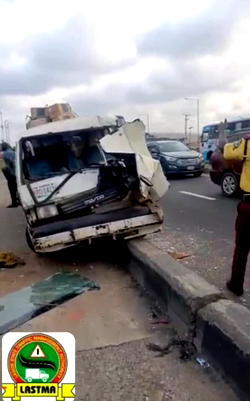 Two injured, 3 rescued in separate road accidents at Mile 2, Surulere