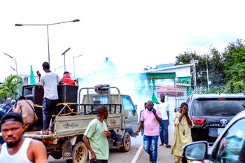 [Photos]Natasha’s Return: Supporters tear-gassed, dispersed at NASS gate