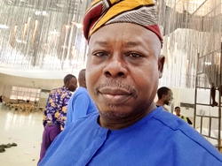 PDP South West chieftain dumps party, joins APC