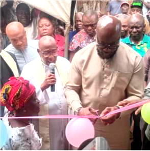 Ezenwafor, ex-Anambra governorship candidate, distributes bungalows to 9 widows