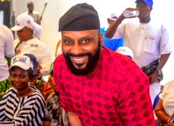 APC chieftain Shittu empowers constituents with cash gifts, food items