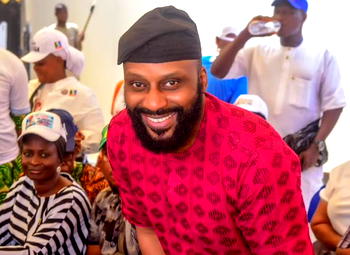APC chieftain Shittu empowers constituents with cash gifts, food items
