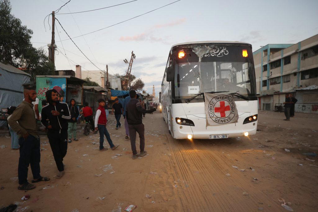 Hamas hands over 7 Israeli hostages to Red Cross