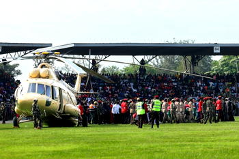 Huge crowds as body of revered Kenya politician Odinga heads home