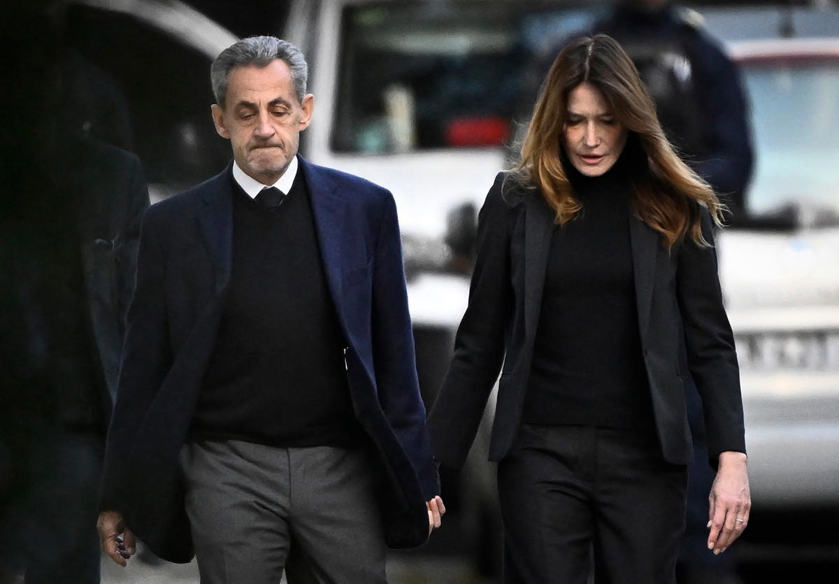 France’s ex-president Sarkozy leaves home for prison