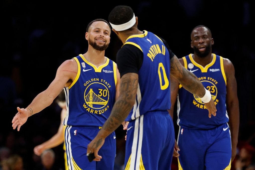 Warriors thump Lakers in NBA season opener