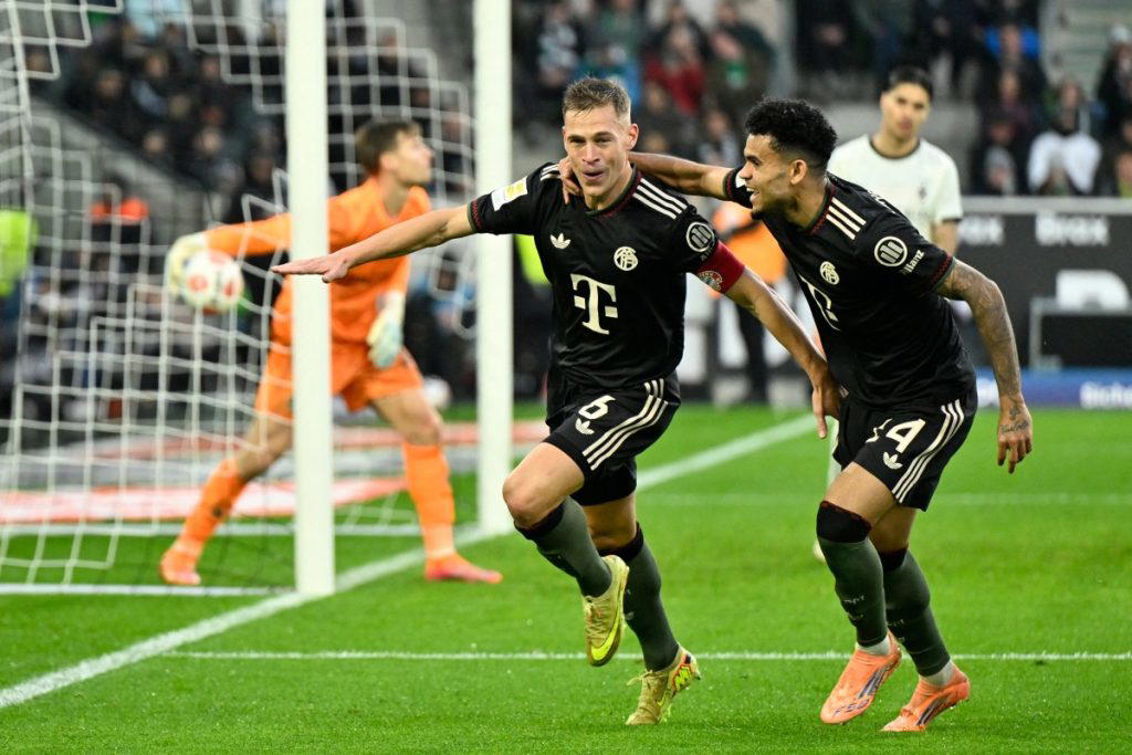 Bayern beat 10-man ‘Gladbach to match European record