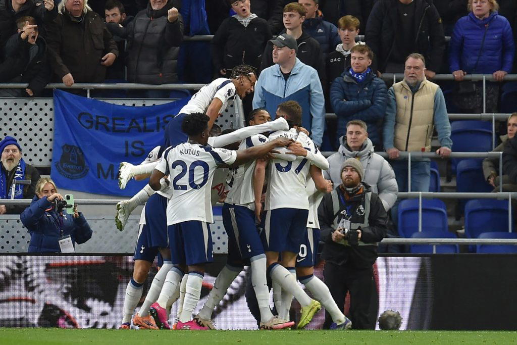 Van de Ven double sinks Everton as Spurs climb to third