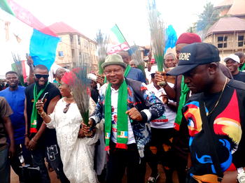 Enugu LP chairman, entire ward excos resign, join Mbah in APC