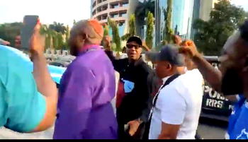 Security operatives fire at #FreeNnamdiKanuNow protesters in Abuja