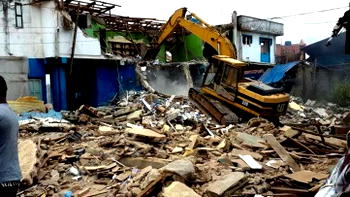 Oworonsoki demolitions: Sanwo-Olu reaffirms commitment to fairness as victims receive more compensation