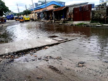 Oyadiran estate residents groan over collapsed road, perennial flooding