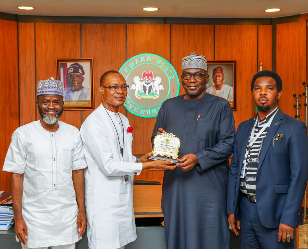 L-R: Chief Press Secretary to Kwara State Governor, Rafiu Ajakaye; President Nigeria Association of Christian Journalists (NACJ), Dr. Charles Okhai; Governor AbdulRahman AbdulRazaq (CON); and Nasir Lawal; during the presentation of NACJ's Integrity Governor of the Year Award to the Governor at Ahmadu Bello House, Ilorin, on Tuesday.