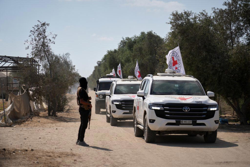 Hamas hands over 2nd batch of Israeli hostages to Red Cross