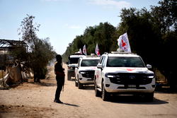 Hamas hands over 2nd batch of Israeli hostages to Red Cross