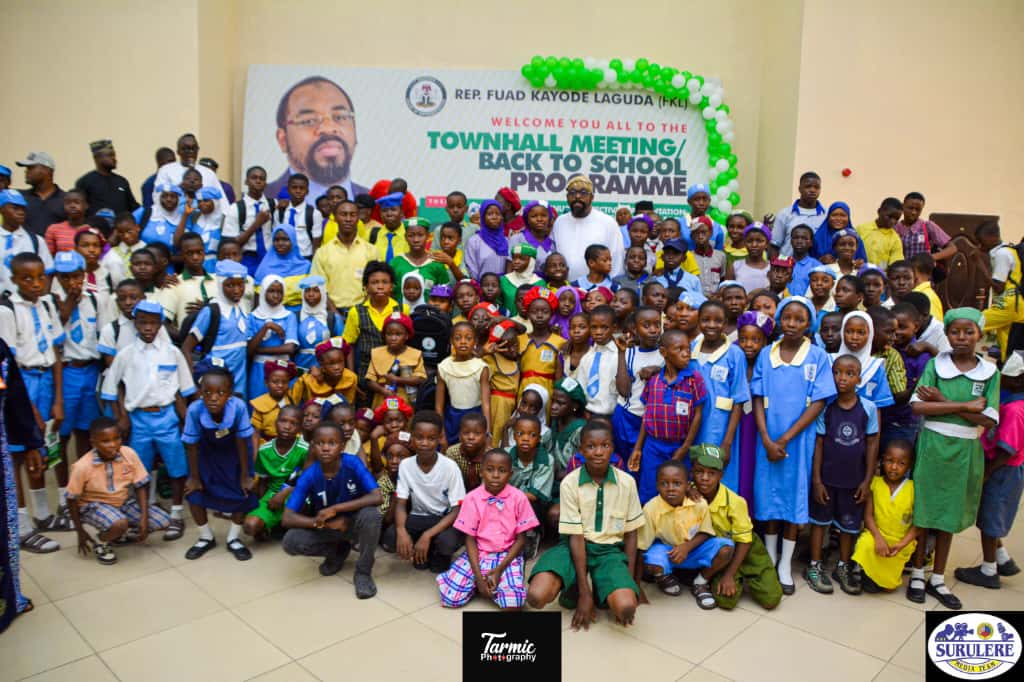 Rep. Laguda holds Townhall Meeting, rolls out back-to-school materials