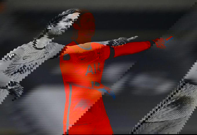 Tottenham’s goalkeeper Whiteman retires at 27 to pursue career as photographer