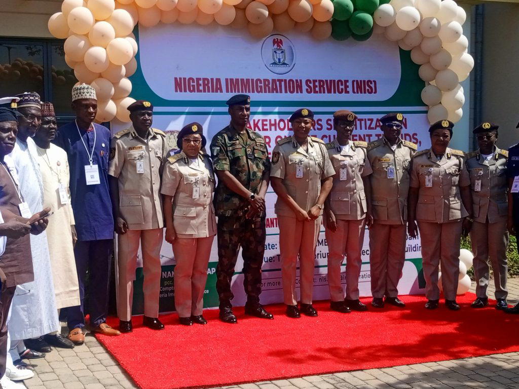 Japa: Immigration stops 294 Nigerians from exit, turns back 332 irregular migrants