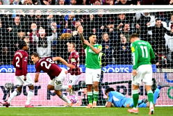 Nuno claims first West Ham win in 3–1 fightback against Newcastle