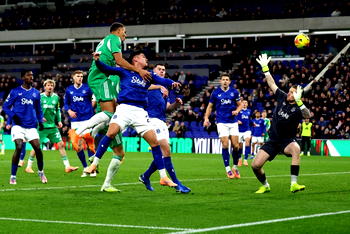 Newcastle score four at Everton, secure first away league win since April