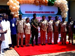 Japa: Immigration stops 294 Nigerians from exit, turns back 332 irregular migrants