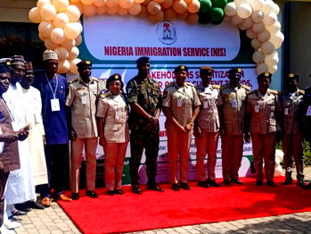 Japa: Immigration stops 294 Nigerians from exit, turns back 332 irregular migrants