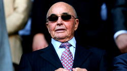 Trump pardons former Tottenham owner Joe Lewis