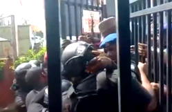 PDP turmoil deepens as Wike blocks Bala, Makinde’s motorcade at party’s secretariat