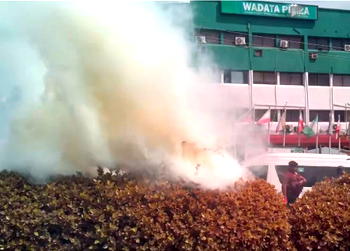 Nigerian newspapers review: [PDP leadership tussle] Wike, govs clash as police fire teargas