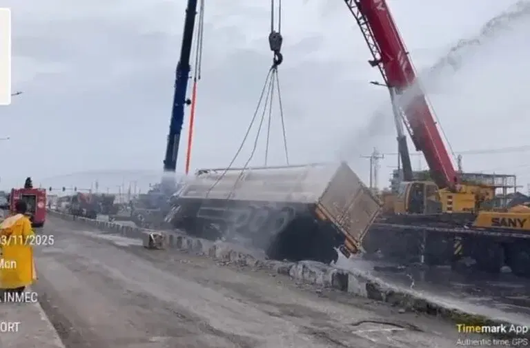 Gas-laden tanker overturns in Lagos