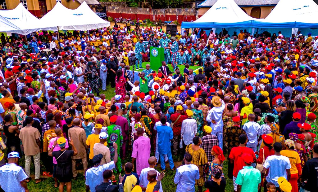 Kalu receives over 100 PDP defectors into APC in Abia