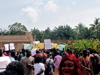 Tension in Enugu community as Gov Mbah’s kinsmen protest alleged military invasion