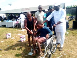 Ondo APC chieftain, Oyewole, empowers 100 Okitipupa residents