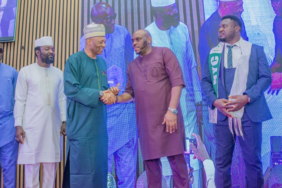 L-R Newly inaugurated President of Nigerian Youth Congress (NYC), Engr. Jethro Annum, Chairman/CEO, Youths and Jobs & Supreme Leader of the Natives, Mr Olalekan Smart in a hand shake with the Vice Chancellor, University of Jos, Prof. Tanko Ishaya and the Chairman, Governing Board, NYC, Dr Yakunu Shendam at the inauguration of NYC executives in Abuja.