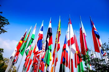 Top 10 countries with the highest number of languages