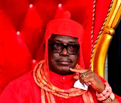 Edewor congratulates Ovie of Udu Kingdom on presentation of staff of office