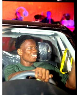 MTN Pulse Campus Invasion: 500-Level FUNAAB student becomes latest car owner