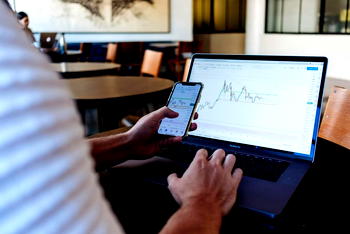 Nigerian Traders Use These Forex Apps to Stay Ahead of Central Bank Decisions