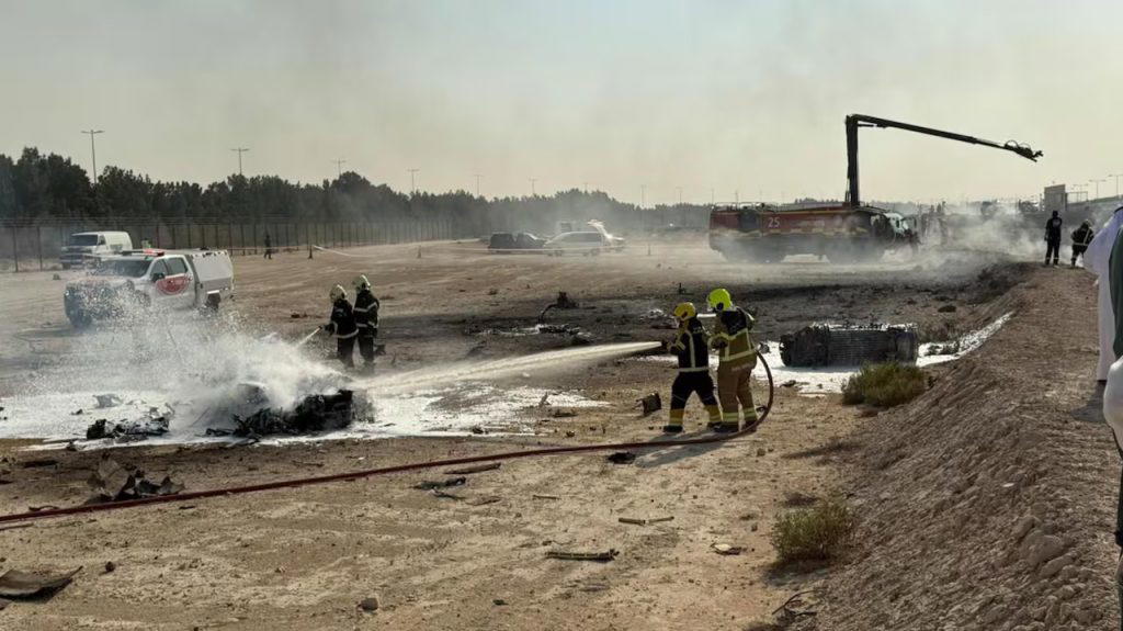 Indian fighter jet crashes at Dubai Air Show, pilot dead