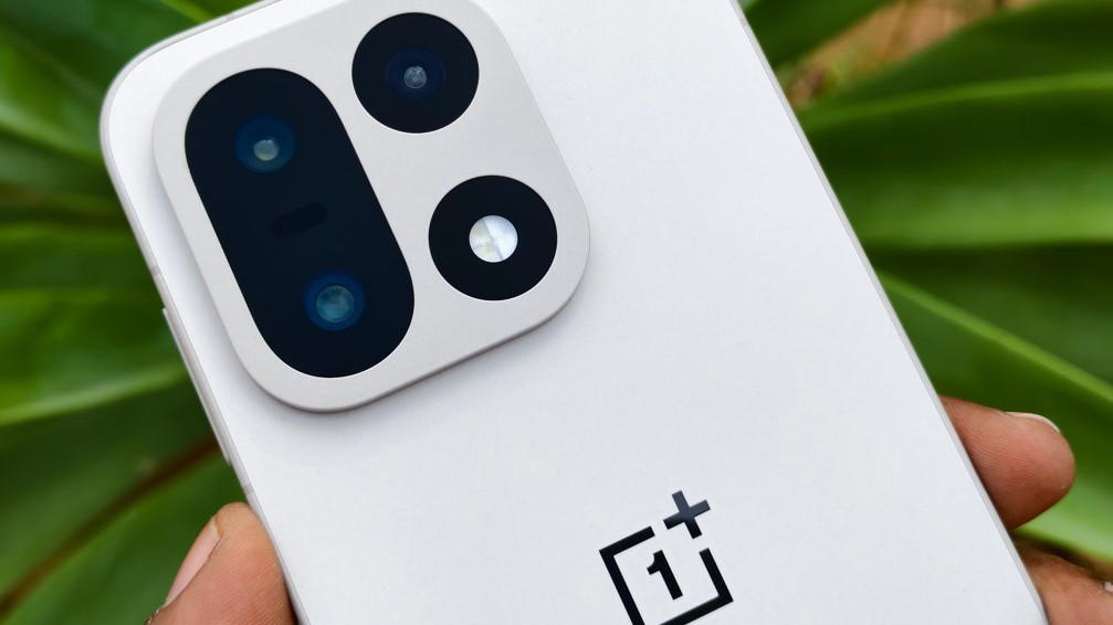 5 phone cameras to capture the best memories this December