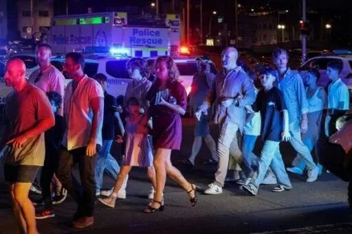 Gunmen kill 11 at Jewish festival on Australia beach