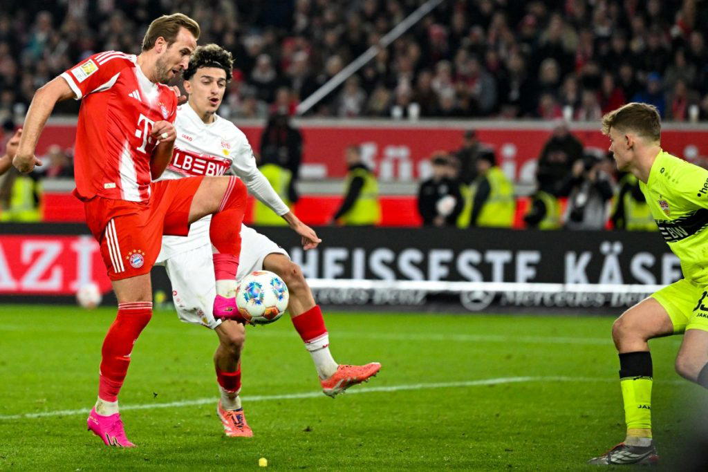 Harry Kane hat-trick helps Bayern blast past Stuttgart