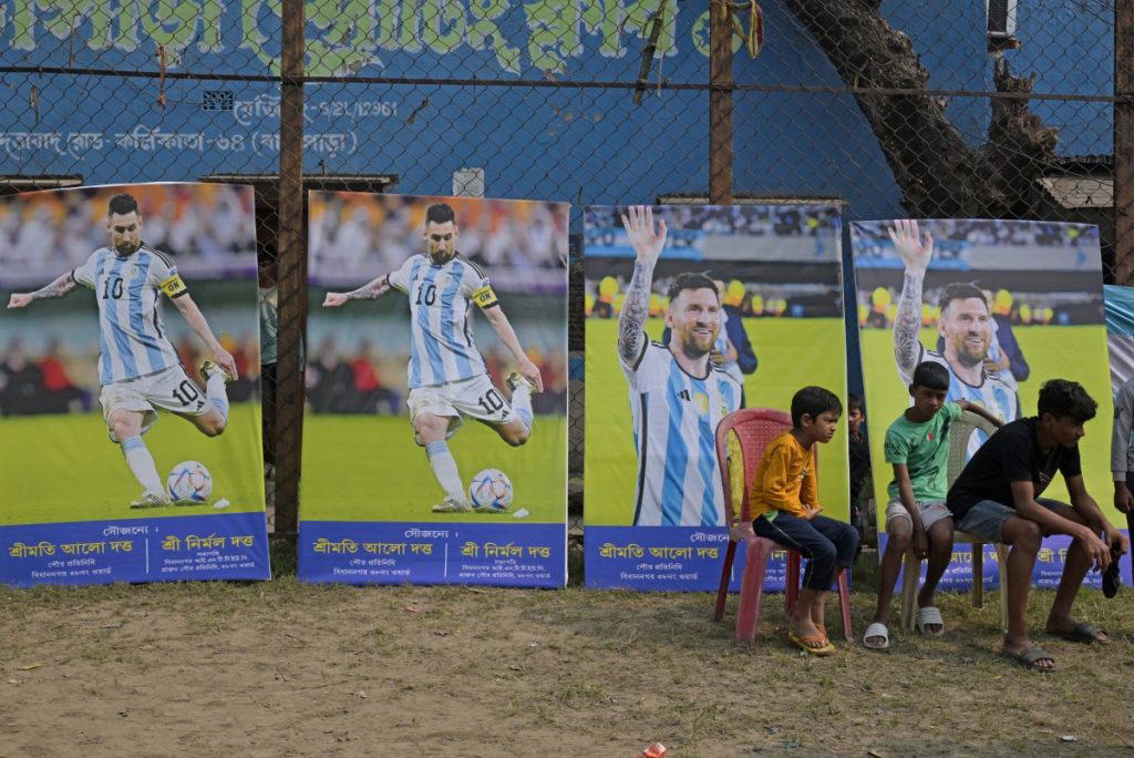 Messi to unveil 21-metre statue of himself on India ‘GOAT’ tour