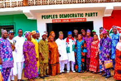 Ajadi meets PDP Egbeda executives in Ibadan, promises solar power, renovation