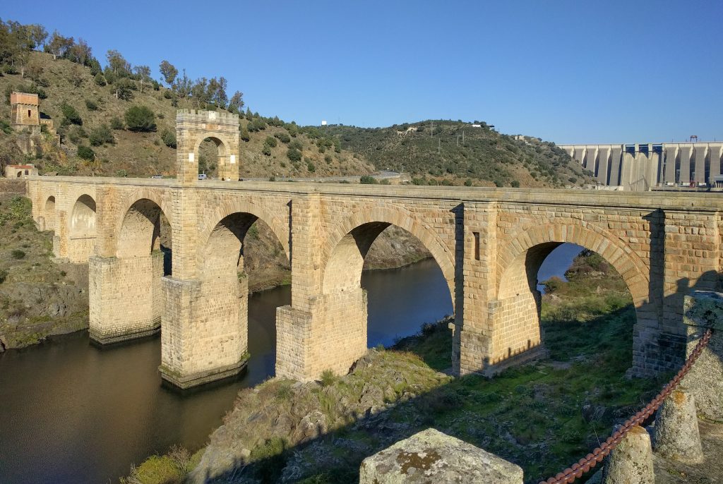 10 countries with oldest surviving bridges