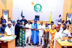 Ogun Assembly Ex-deputy minority leader defects from PDP to APC