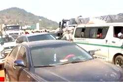 Kogi govt, FRSC, Military, others battle Lokoja-Abuja gridlock