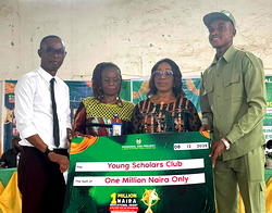 Education for all: NYSC Member Awarded 1 Million Naira Grants to 50 Pupils in Edo State