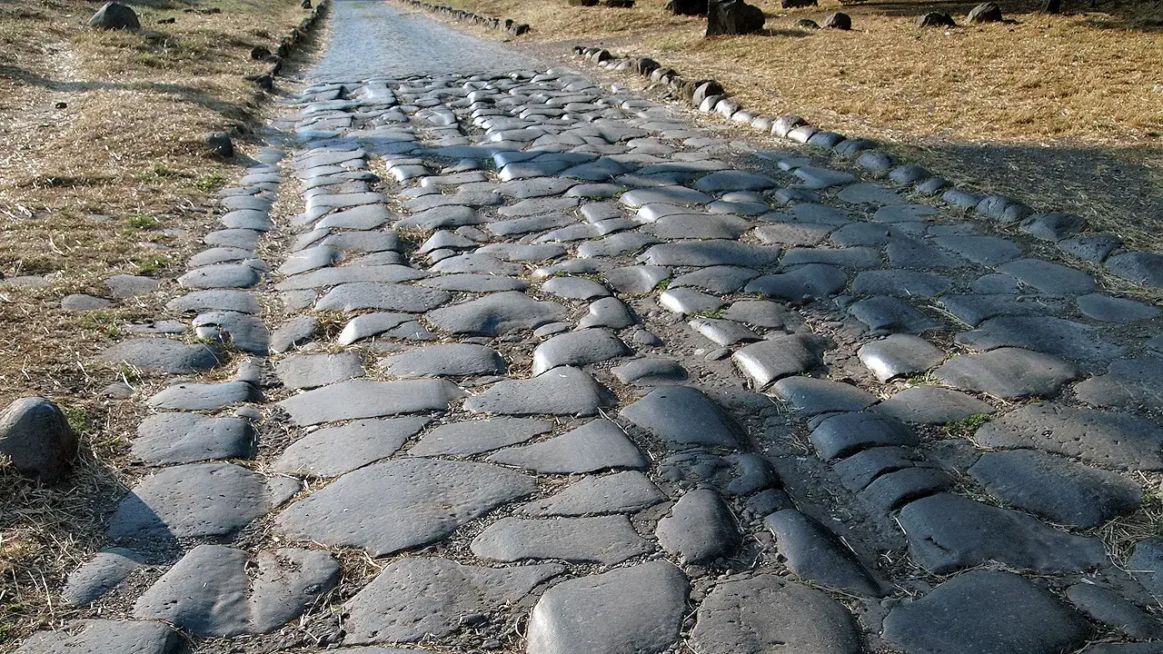 10 countries in the world with oldest roads